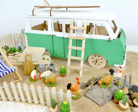 VW Bus T1 oder T2 mit Miniaturlandschaft Deko