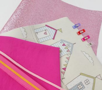 Kinder-DIY-Trends-Alleskönnerin-Tasche-Elbufer-Wachstuchstoff-mit-der-Nähmaschine-nähen-Material Glitzerwachstuch und Muster Wachsttuch Stoffe nähen
