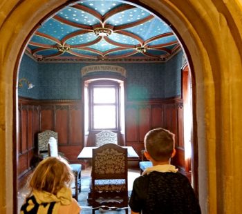 Kinder-DIY-Trends-Ausflug-Kloster-Bebenhausen-Königszimmer Mittelalter besichtigen - Herzog von Württemberg Zimmer