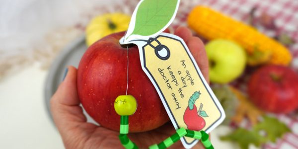 An apple a day keeps the doctor away - Bastelidee mit Apfel und Spruch