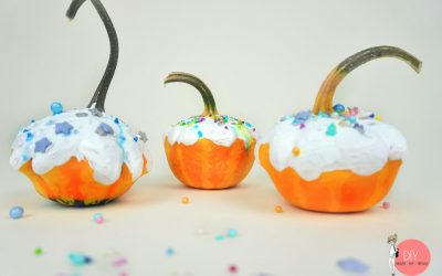 Deko im Herbst basteln: DIY Kürbis Cupcakes oder Muffins mit Streusel