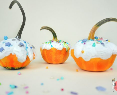 Deko im Herbst basteln: DIY Kürbis Cupcakes oder Muffins mit Streusel