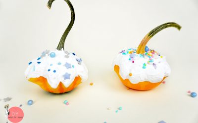 Zierkürbis bemalen - Cupcake Kürbis basteln