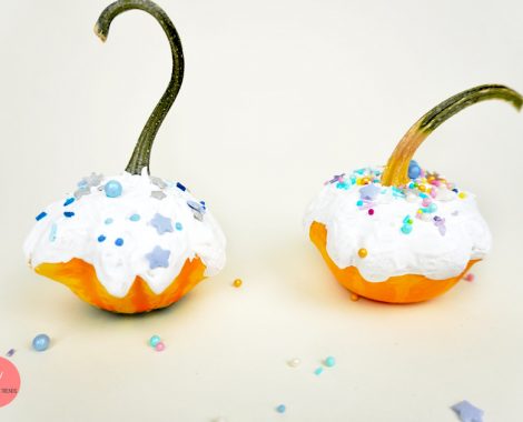 Zierkürbis bemalen - Cupcake Kürbis basteln