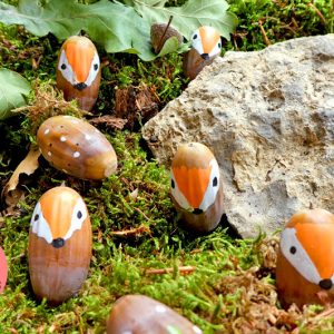Kinder-DIY-Trends-Eicheln-Fuchs-Herbstdeko Montessori Bastelidee