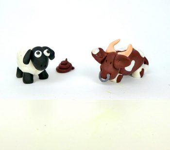 Kinder-DIY-Trends-FIMO-kids-Farmset-FunnyPapers-Set-Schaf-Kackhaufen-Stier Mit Knete modellieren können Kinder schon ab 6 Jahren - Schaf & Stier kneten