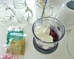 Kinder-DIY-Trends-Food-Kawaii-Eisshake-Himbeeren Rezept schnelles Kirscheis
