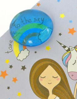Kinder-DIY-Trends-Glassteine-basteln-Cabochons-Deko-Kindergeburtstag-Dekoration-Meerjungfrau Meerjungfrau Dekoration für den Kindergeburtstag selber machen