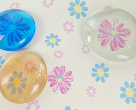 DIY Glassteine Cabochons mit Muster selber basteln