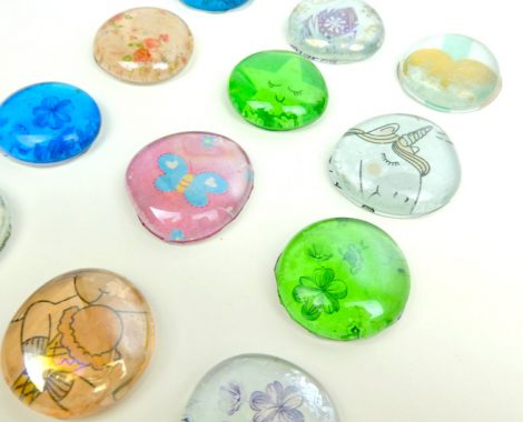 Schöne Glassteine Cabochons DIY für Kinder - Bastelidee