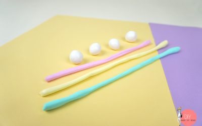 Anleitung für Kinder mit FIMO basteln: Regenbogen mit Kawaii Wolke modellieren