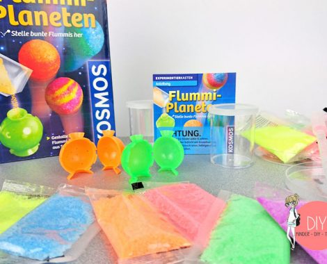 Kinder-DIY-Trends-Kosmos-Flummi-Planeten-Inhalt