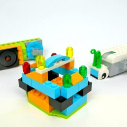 Kinder-DIY-Trends-LEGO-WeDo-KreativitätsFörderung-bauen Konstruktion und Physik