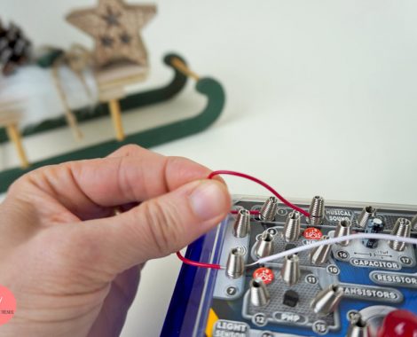 Kabel anklemmen - erste Experimente mit Elektrik für Kinder