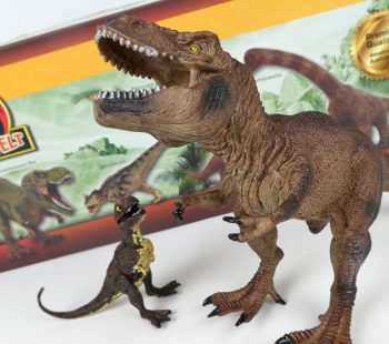 Kinder-DIY-Trends-MIFUS-Geschenke-unter-10-Euro-für-den-Schulanfang-Dinosaurier Dinosaurier Spielfiguren T-Rex als Geschenkidee
