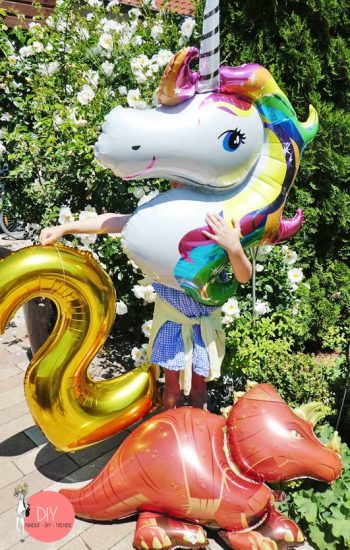 Kinder-DIY-Trends-MIFUS-Geschenke-unter-10-Euro-für-den-Schulanfang-Metallicballons Folienballons Tiere Einhorn Dinosaurier und Zahlen zur Einschulung Feier