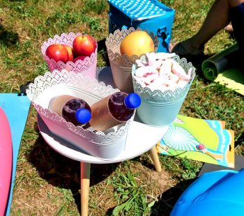 Kinder-DIY-Trends-MIFUS-Outdoor-Party-Deko Picknick draußen mit Kindern - Familienausflug