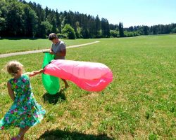 Kinder-DIY-Trends-MIFUS-Outdoor-Party-Seatzac Familienausflug ins Grüne im Sommer mit Spielen