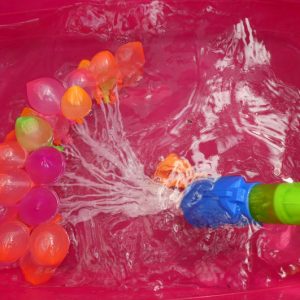 Kinder-DIY-Trends-MIFUS-Outdoor-Spiele-für-den-Kindergeburtstag-im-Garten-Fußballtor-Pferdezelt-Hängematte-Teppich-Wasser Wasserbomben zum Kindergeburtstag