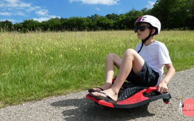 Fahrspaß draußen mit Roller, Elektroroller und Elektrofahrzeug