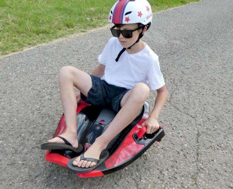 Fahrspaß draußen mit Roller, Elektroroller und Elektrofahrzeugen