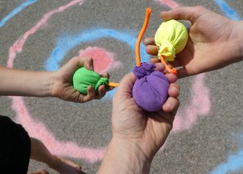 Kreidebomben Spiele zum Kindergeburtstag