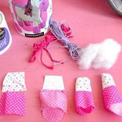 Kinder-DIY-Trends-Mein-zauberhaftes-Einhorn-Nähset-Hufe Anleitung Einhorn aus Stoff