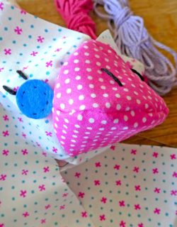 Kinder-DIY-Trends-Mein-zauberhaftes-Einhorn-Nähset-Körper Einhorn aus Stoff nähen