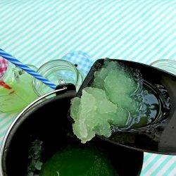 Kinder-DIY-Trends-MonsterSlushy-Eis-fertig Slushy Eis aus der Eismaschinen