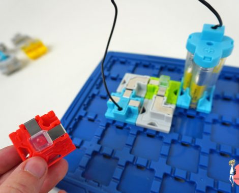 Baustein zum Stromkreislauf bauen - Spiel für Kinder ab 8 Jahren
