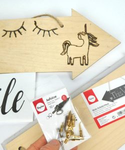 Kinder-DIY-Trends-Rayher-Schilder-Brandmalerei-Material Brennkolben malen mit Kindern
