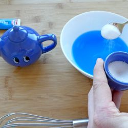 Kinder-DIY-Trends-Regenbogen-Salzkristalle-Salz Salzkristalle züchten