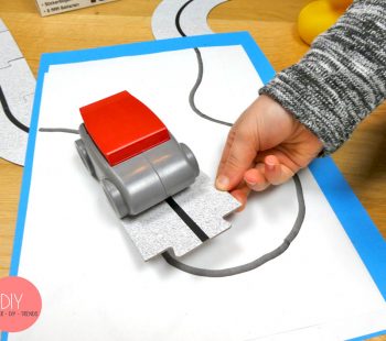 Kinder-DIY-Trends-Roadliner-Auto-Linie Roadliner Roboter Auto fährt selbst gezeichneten Linien auf der Puzzle Straße hinterher