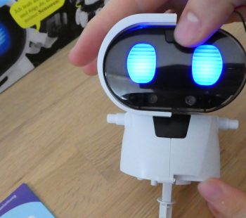 Kinder-DIY-Trends-Roboter-Experimentierkasten-KOSMOS-Chipz-bauen-Inhalt-Baukasten Der Roboter ist fast fertig gebaut - so baut man die Infraroterkennung