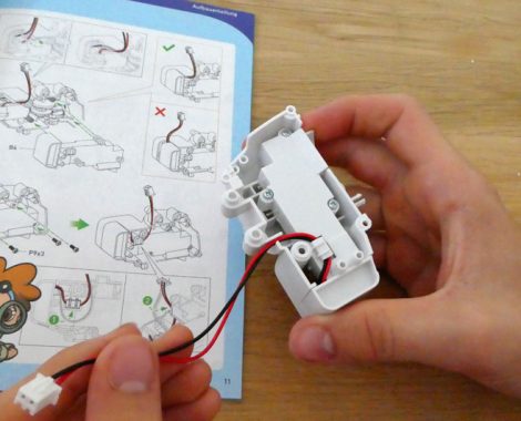 Bauteile aus Plastik für den Motor des Roboters