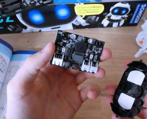 Platine in den Roboter Kopf einbauen
