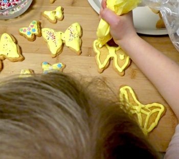 Kinder-DIY-Trends-Schmetterlinge-backen-verzieren Plätzchen backen