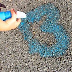 Kinder-DIY-Trends-Sprühkreide-Straßenkreide farbige Sprühkreide herstellen