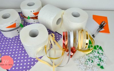 Bastelmaterial für einen Schneemann aus Toilettenpapier