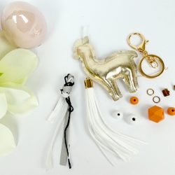 Kinder-DIY-Trends-Upcycling-KinderspielzeugTasche-Aufbewahrung-Lama-Schlüsselanhänger Lama aus Gold Kunstleder