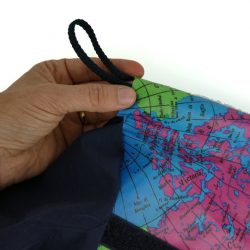 Kinder-DIY-Trends-Wachsttuchstoff-Strandtasche-Landkarte-Stoff-Glitzerstoff-Elbufer-nähen Haken annähen - Nähanleitung