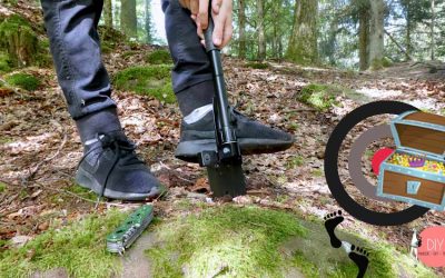 Schatzsuche im Wald beim Kindergeburtstag mit Schatzkarte, Klappspaten und Taschenmesser