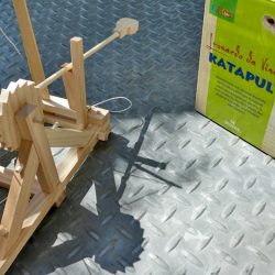 Kinder-DIY-Trends-moses-GEOlino-Katapult-Leonardo-Da-Vinci-MINT-Förderung Bausatz von moses. Verlag und GEOlino