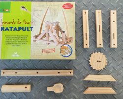 Kinder-DIY-Trends-moses-GEOlino-Katapult-Leonardo-Da-Vinci-Material Technik und Physik lernen mit dem Bausatz von Leonardo da Vinci